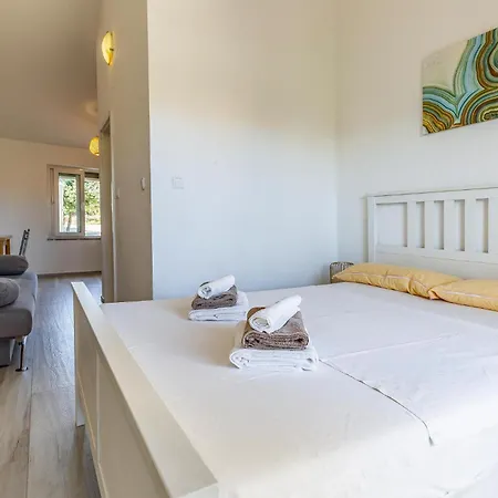 Gorgeous In With Wifi Apartament Banjole